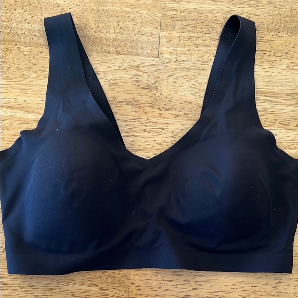 Blake & Co. - Seamless Black Bra - super soft, wider straps - Size S